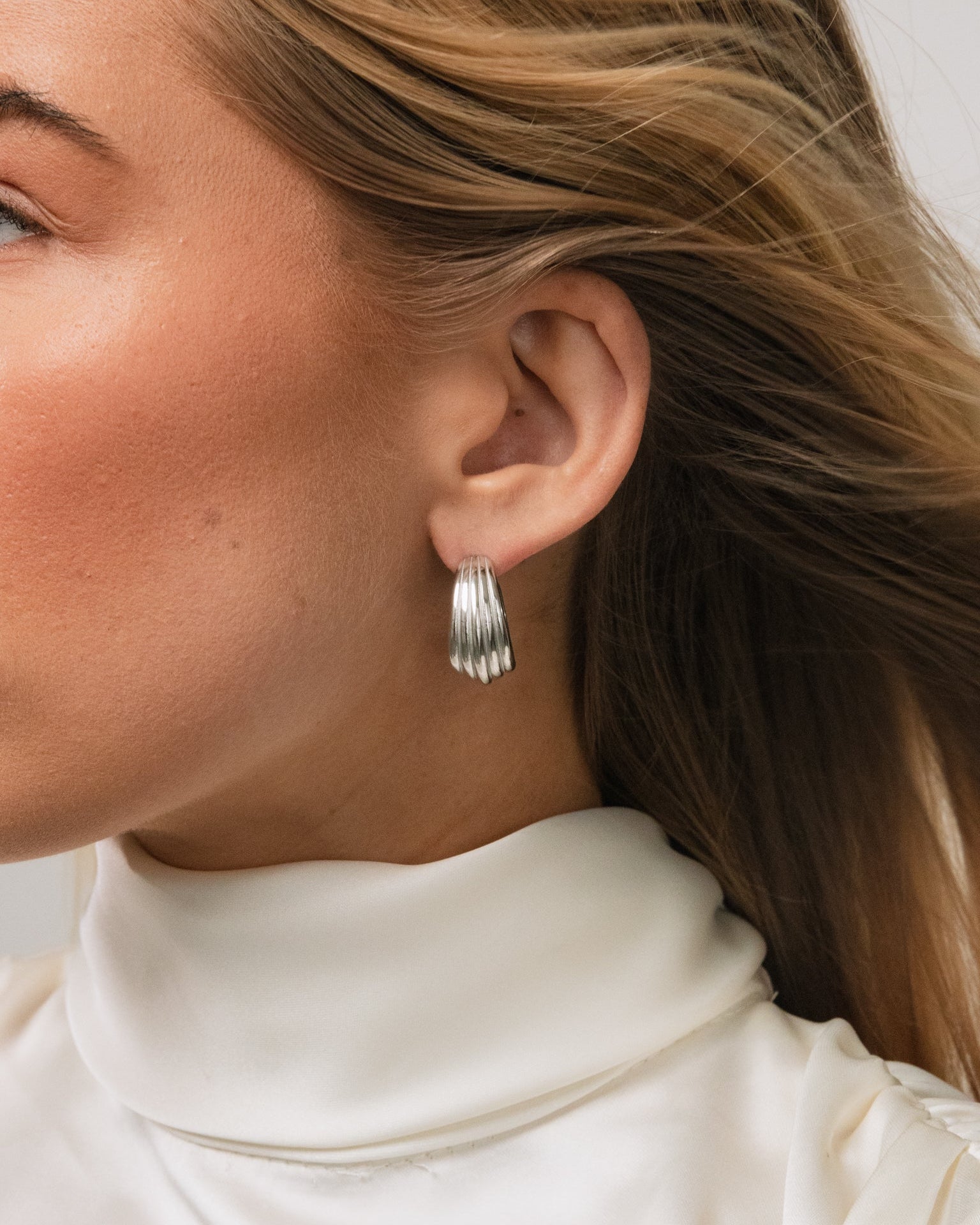 Ribbed Earrings