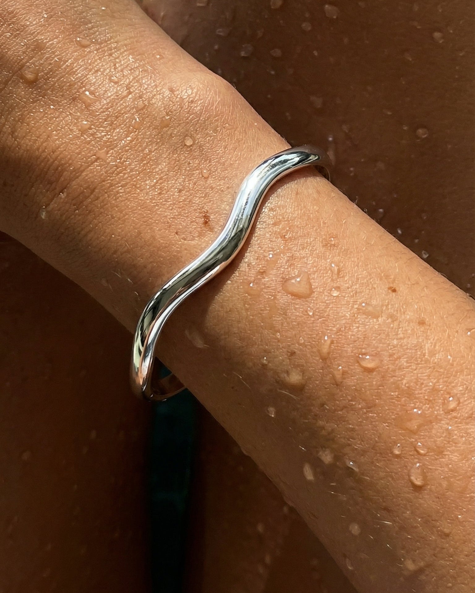 Wavy Bangle
